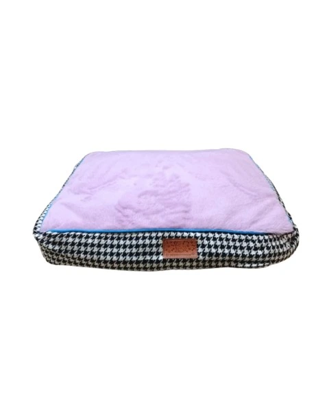 [25956] CAMA RECTANGULAR FUNDA VIOLETA NEGRA Y BLANCA M 55X46X10