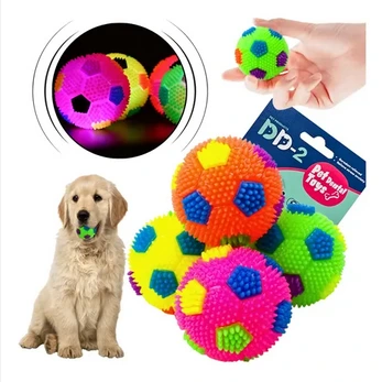 PELOTA FUTBOL CHICA 7,5CM LUZ CHIFLE