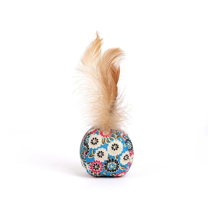 [24775] JUGUETE GATO / PELOTA TELA CON PLUMA