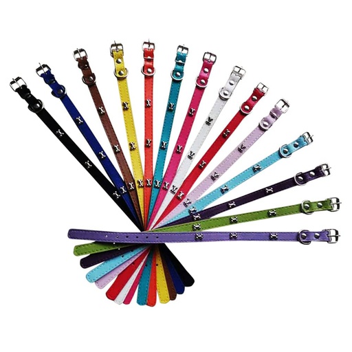 COLLAR SIMIL CUERO CON APLIQUE METALICO